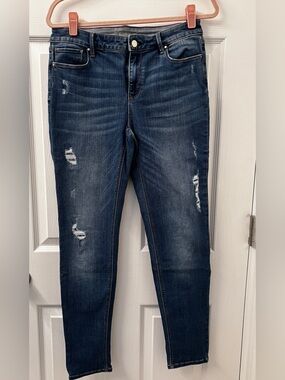 WHITE HOUSE/BLACK MARKET SKINNY JEAN